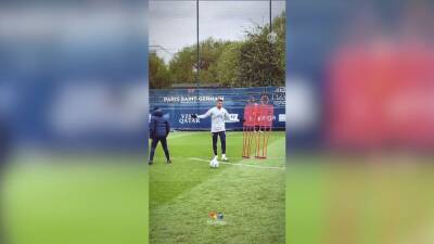 Mientras el mundo entero debate sobre su futuro, Mbappé hace esto en el entrenamiento