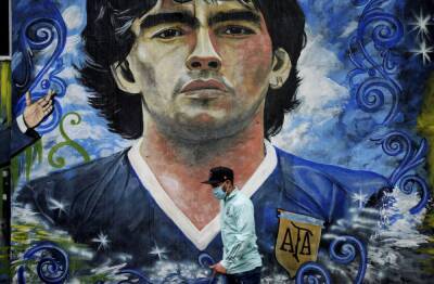 Diego Maradona - Peter Shilton - Steve Hodge - Maradona’s ‘Hand of God’ shirt expected to fetch $5.23m at auction - arabnews.com - Qatar - Brazil - Argentina - Abu Dhabi -  Doha - Saudi Arabia