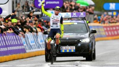 Alexander Kristoff broke away late on to grab a second Scheldeprijs victory, seven years after his first