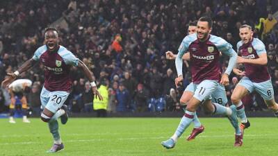 Burnley snatch huge win to drag Everton into the mire