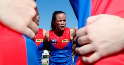 Shane Warne - Anthony Hudson - AFL commentators strike right note for first time in a long time - msn.com - France - Australia - Sri Lanka - county Valley