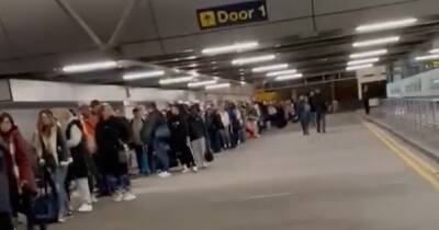 Andy Burnham - LIVE Manchester Airport queues updates as passengers hit with more lengthy delays after weeks of chaos - manchestereveningnews.co.uk - Manchester