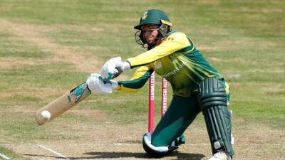 South Africa's Du Preez retires from ODI, test cricket
