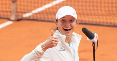 Iga Swiatek named the ‘heavy favourite for Roland Garros’ by tennis great