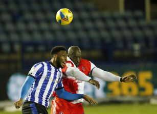 “Better players out there” – Sheffield Wednesday fan pundit makes Chey Dunkley contract claim