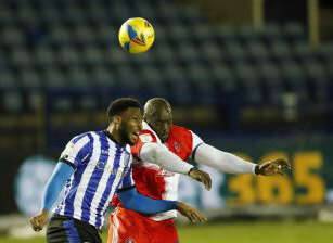 Darren Moore - Sheffield Wednesday - “Better players out there” – Sheffield Wednesday fan pundit makes Chey Dunkley contract claim - msn.com