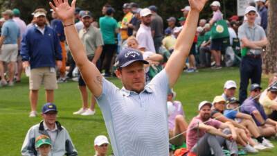 Former champion Willett enjoys solid start at Augusta