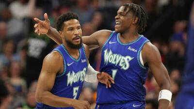 Edwards scores 49 as Timberwolves hold off Spurs