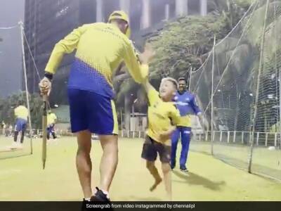 Watch: South Africa Star's Son Shows His Skills During Chennai Super Kings Practice