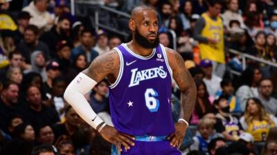Lakers' James to miss rest of season with ankle sprain