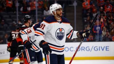 Oilers' Evander Kane fined by NHL for kneeing Kings' Sean Durzi