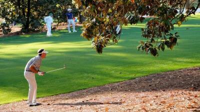 Bubba Watson escapes from pine straw on 18th with 'best shot I've ever hit at Augusta National'