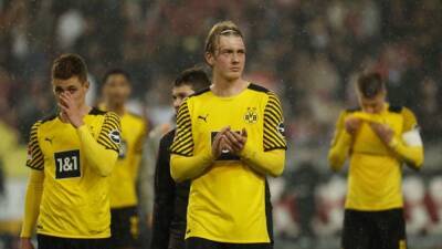 Soccer - Brandt double gives Dortmund 2-0 win at Stuttgart