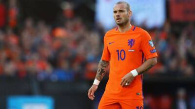Las redes se ceban con el brutal cambio físico de Sneijder: su última imagen es tremenda