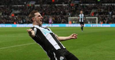 Soccer - Woods penalty gives Newcastle 1-0 victory over Wolves