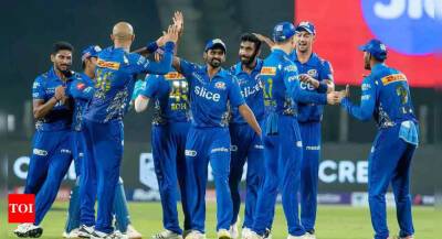 Daniel Sams - Suryakumar Yadav - IPL 2022, MI vs RCB: Mumbai Indians face Royal Challengers Bangalore with season at stake - timesofindia.indiatimes.com - India -  Delhi -  Bangalore