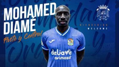 Diamé refuerza una línea defensiva muy castigada - en.as.com - Senegal -  Hull -  Sandoval