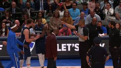 La escena del enganchón de Doncic con el árbitro que le critica toda la NBA