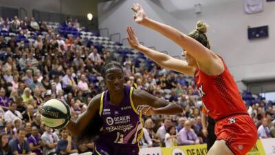 Melbourne Boomers beat Perth Lynx in WNBL grand final game three, recover 'missing' trophy