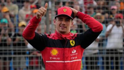 Charles Leclerc takes pole at Australian Grand Prix, Hamilton starts fifth