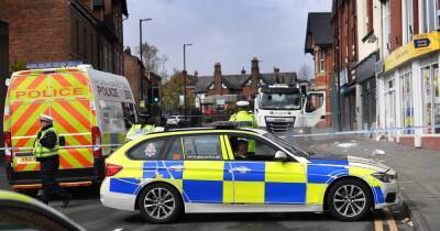 Read More - Woman dies after Land Rover ploughs into pedestrians before witnesses 'chase man and pin him to pavement' - manchestereveningnews.co.uk