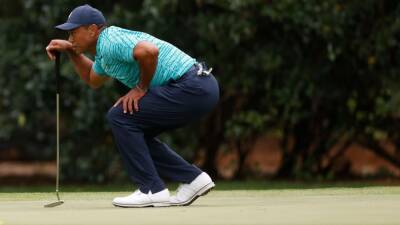 Tracking Tiger Woods as he tries to make a Saturday move at the Masters