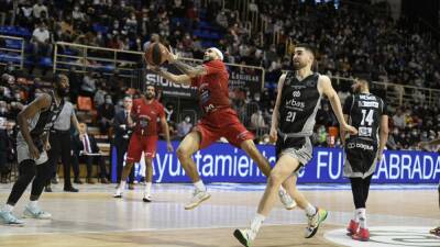 El Fuenla le regala al Partizán un triunfo por la salvación