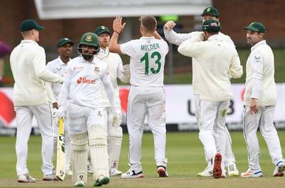 Simon Harmer - Mominul Haque - Second Test 'out of reach' for Bangladesh, concedes Siddons - news24.com - South Africa - Bangladesh -  Durban
