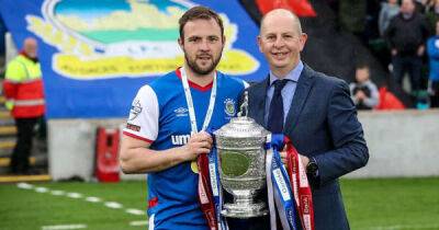 Linfield captain Jamie Mulgrew aims dig at rivals as he savours 10th title success