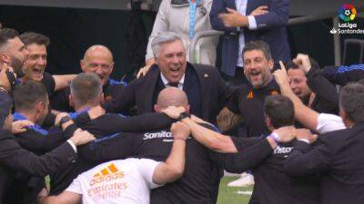 Lo ha ganado todo y aun así vean cómo lo celebró: emocionante ver a Ancelotti con su staff