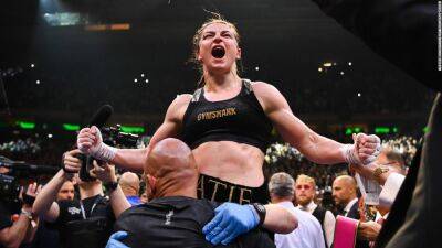Katie Taylor defeats Amanda Serrano in first boxing match headlined by two women at Madison Square Garden