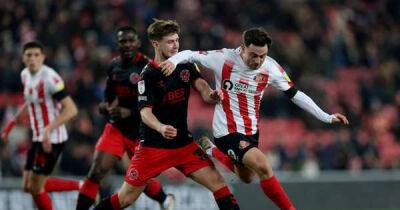 Jay Matete - Alex Neil - Nathan Broadhead - Shocking: Three Sunderland duds gave possession up 49 times and lost 31 duels vs Morecambe - msn.com