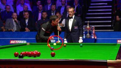 ‘You try it then!’ - Ronnie O’Sullivan tells referee to take shot amid amazing scenes in Judd Trump final