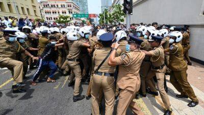 Sri Lanka Cricket Stars Slam Government After Deadly Unrest