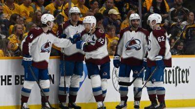 Avalanche sweep Predators to advance to second round