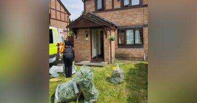Police find crime den in home on residential street after anonymous tip-off - manchestereveningnews.co.uk - Manchester
