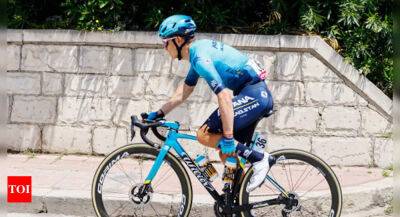 Vincenzo Nibali - Giro d'Italia loses Miguel Angel Lopez as Mount Etna looms - timesofindia.indiatimes.com - Italy - Colombia - Hungary -  Astana