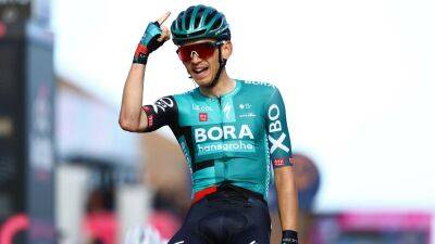 Giro d'Italia 2022 - Lennard Kamna wins atop Mount Etna as Juan Pedro Lopez takes pink on dramatic Stage 4 - eurosport.com - Germany