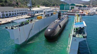 El submarino Isaac Peral sale al mar - en.as.com