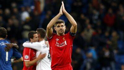 Jugadores del equipo rival ovacionados por el Bernabéu - en.as.com