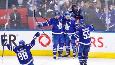 Jack Campbell - Mitch Marner - William Nylander - John Tavares - Andrei Vasilevskiy - Morgan Rielly - Maple Leafs push Lightning to brink of elimination with 3-goal rally in final frame - cbc.ca - county Bay