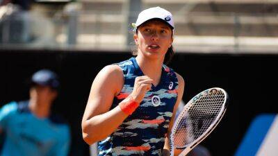 World No. 1 Iga Swiatek marks return to action with comfortable win over Elena-Gabriela Ruse at Italian Open