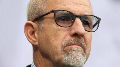 Ex-Man United player Gibson reveals dementia diagnosis