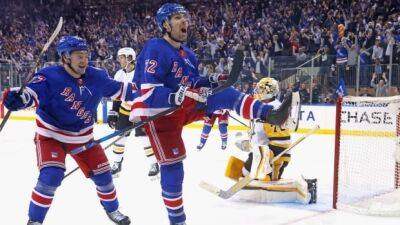Crosby exits early as Rangers pot a pair in final frame to top Penguins