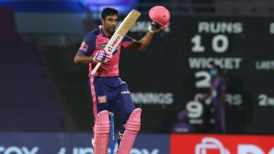 David Warner - Ravichandran Ashwin - Trent Boult - IPL 2022: After Ravichandran Ashwin Hits Maiden T20 Fifty, Wasim Jaffer's Genius Meme - sports.ndtv.com -  Delhi