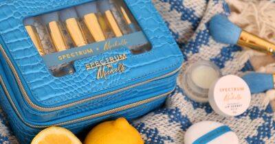 Michelle Keegan - Michelle Keegan’s makeup brush set slashed to £25 comes with cute carry case - manchestereveningnews.co.uk