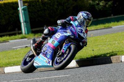 2022 NW200: Seeley secures Supersport pole