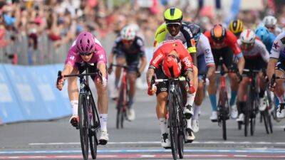 Caleb Ewan - Arnaud Demare - Démare triunfa en el sopor de la sexta etapa del Giro de Italia - en.as.com