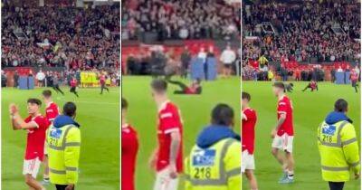 Nottingham Forest - Alejandro Garnacho - Rhys Bennett - FA Youth Cup: Steward goes viral after taking out pitch invader in Man Utd vs Nottingham Forest - givemesport.com - Manchester - county Forest