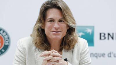Amelie Mauresmo says players will face sanctions for pro-Vladimir Putin statements at French Open